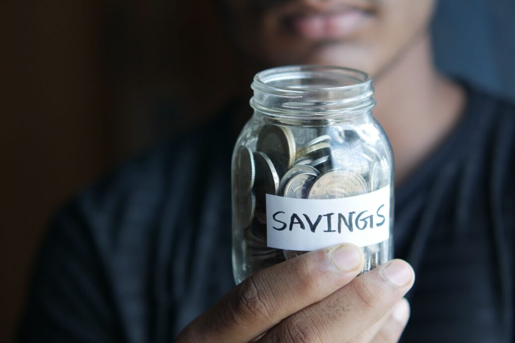 Core saving rules to save money on low income with no side hustle